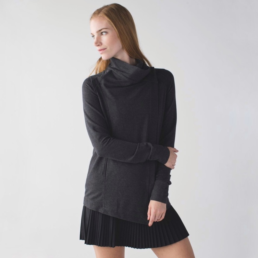 Lululemon Coast wrap in charcoal grey colour size 6